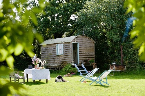 build-backyard-hut