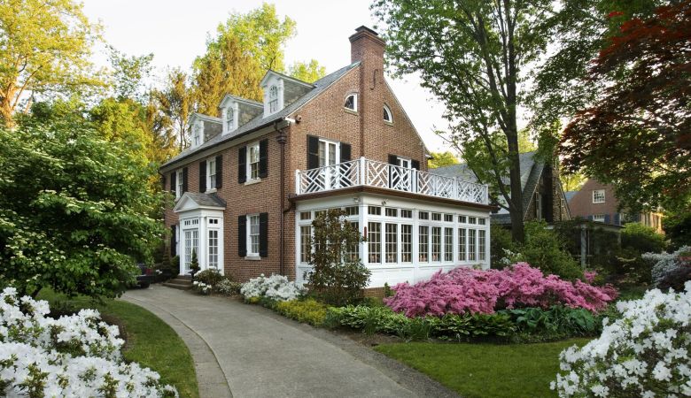 Colonial Houses