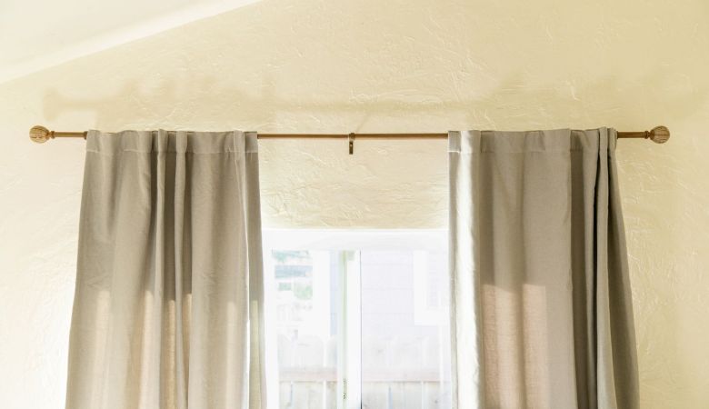 Hang curtain rods correctly