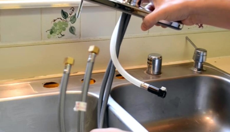 How to replace a leaking kitchen faucet