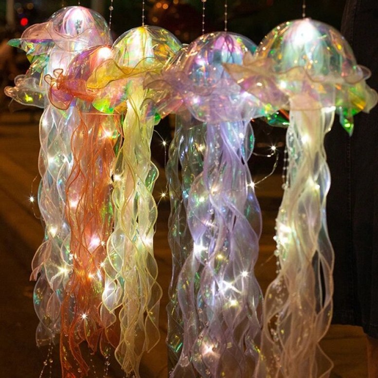 JELLYFISH LAMP