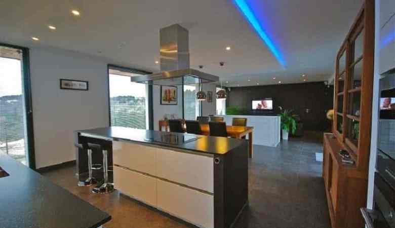 kitchen-cabinets