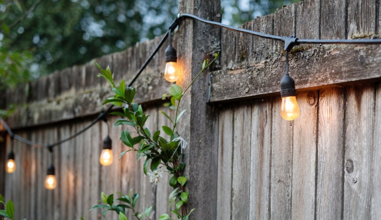 Outdoor solar string lights