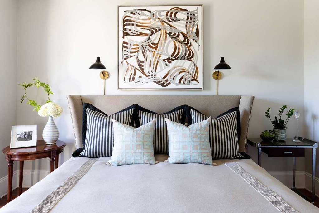 Symmetrical bedside table
