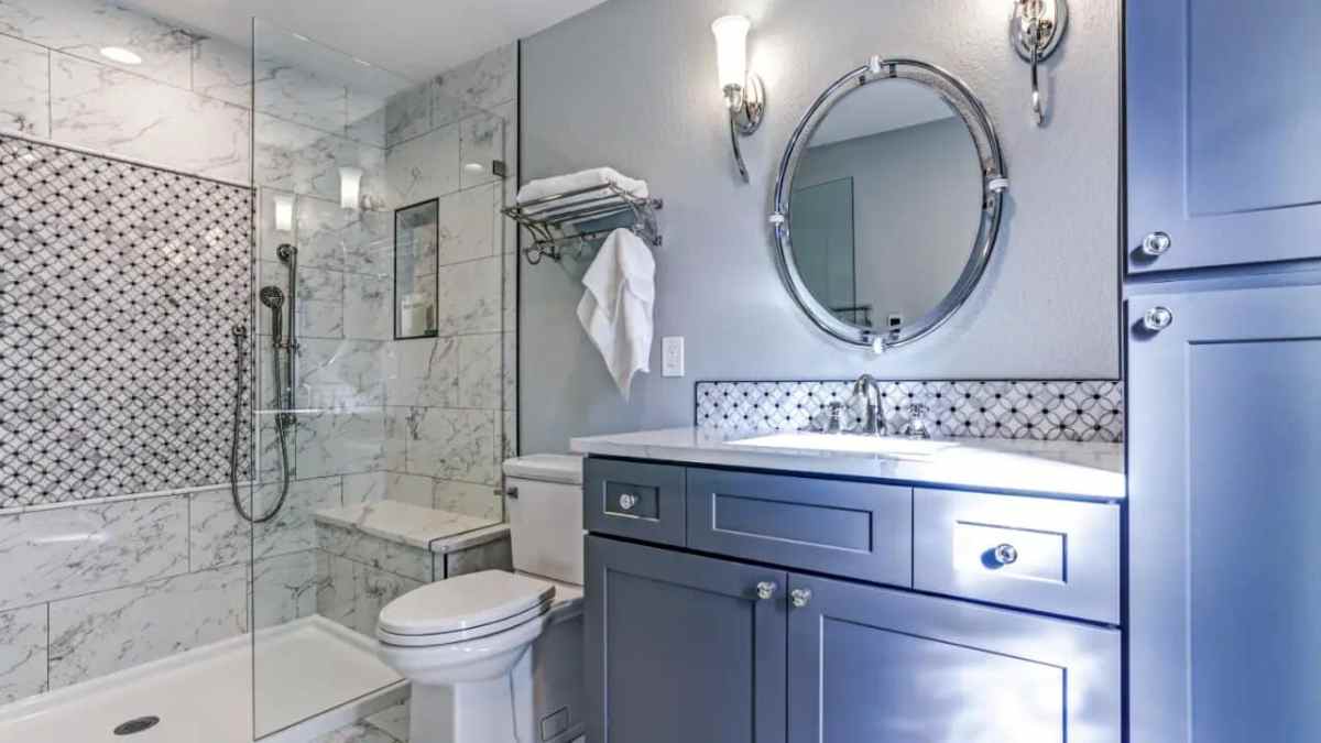 Hide bathroom light